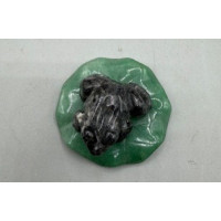 Frog on Lily Pad 1.5 Inch Figurine - Yooperlite Frog on Lily Pad 1.5 Inch Figurine - Yooperlite