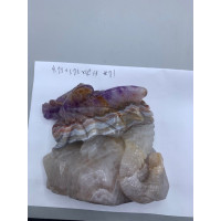 Extra Large Carving - Dragon (Amethyst-Agate) - About 4.75 x 1.75 x 4 inches H Extra Large Carving - Dragon (Amethyst-Agate) - About 4.75 x 1.75 x 4 inches H