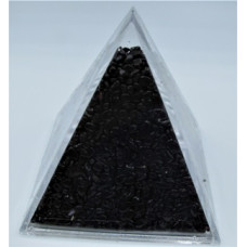 Pyramid Mineral Collection - Chips in (8 x 8 cm) Pyramid container - Garnet