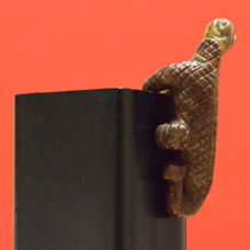 Lizard Climbing 1.5 Inch Figurine - Rainbow Jasper